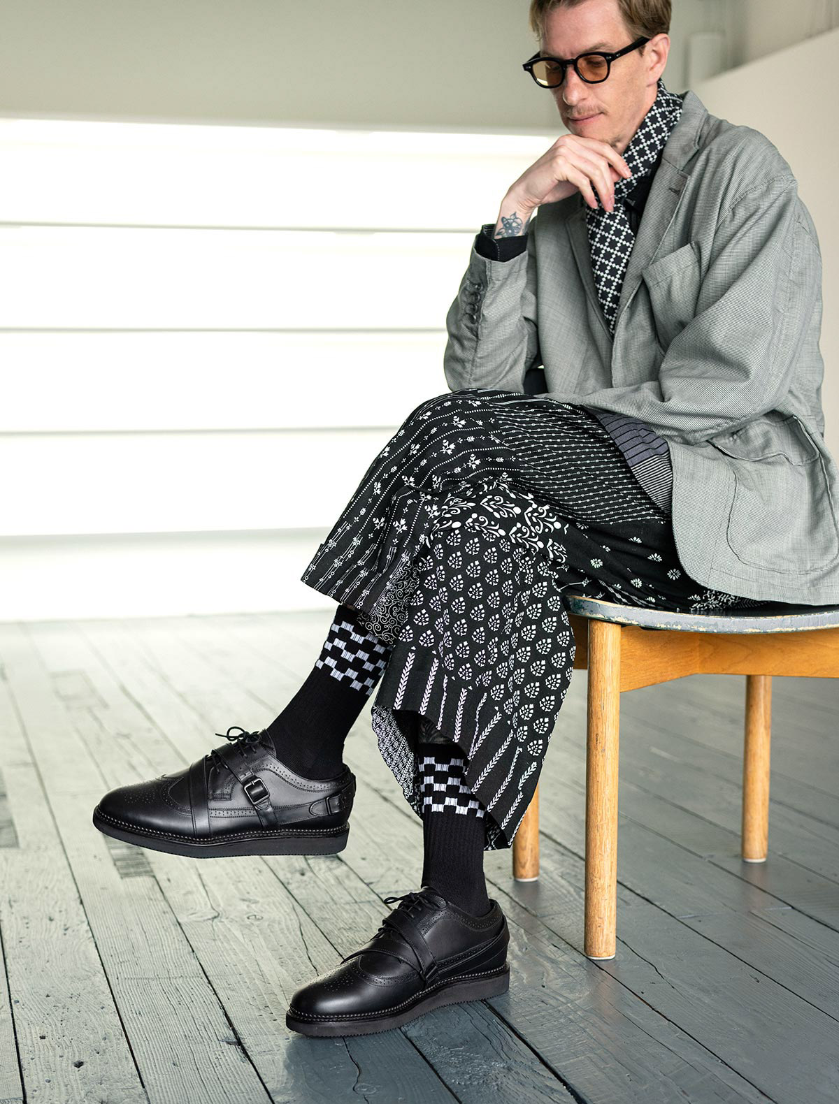 〈ENGINEERED GARMENTS〉x〈SUICOKE〉コレクションテーマを象徴するコラボシューズ