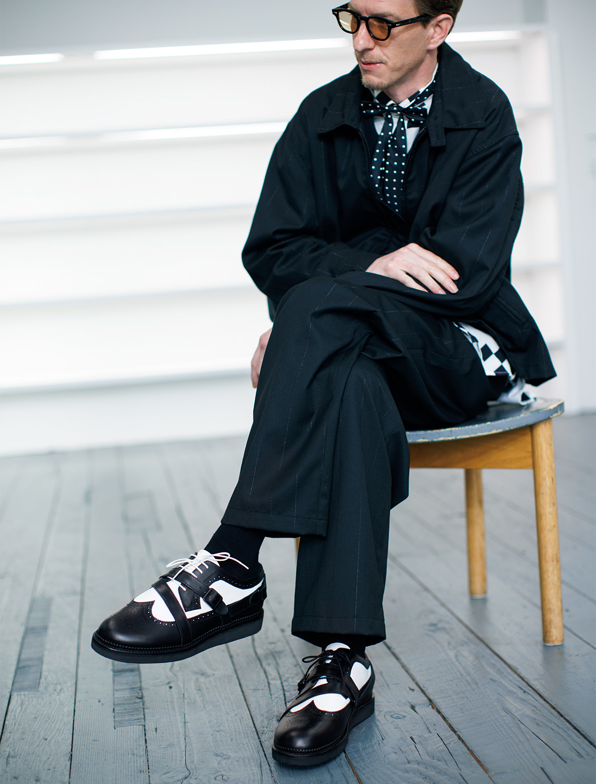 〈ENGINEERED GARMENTS〉x〈SUICOKE〉コレクションテーマを象徴するコラボシューズ