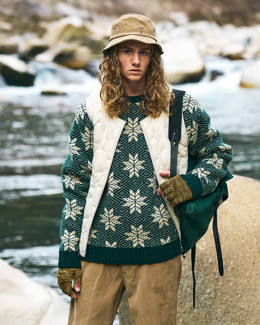 〈SOUTH2 WEST8〉伝統的なスノーフレーク柄ニットアイテムが登場