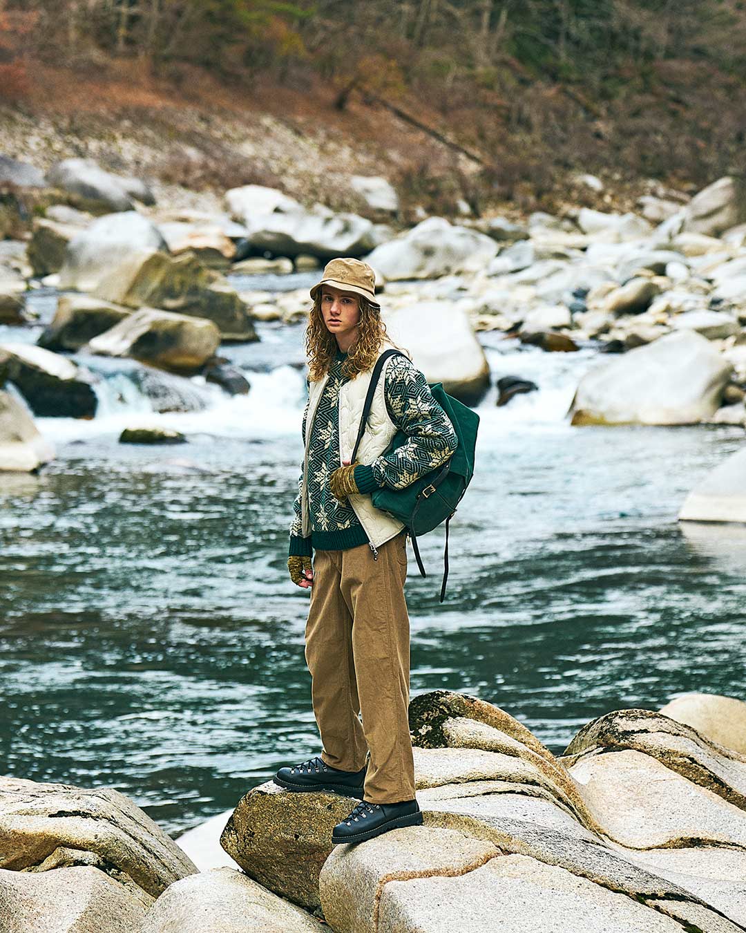 〈SOUTH2 WEST8〉 伝統的なスノーフレーク柄ニットアイテムが登場