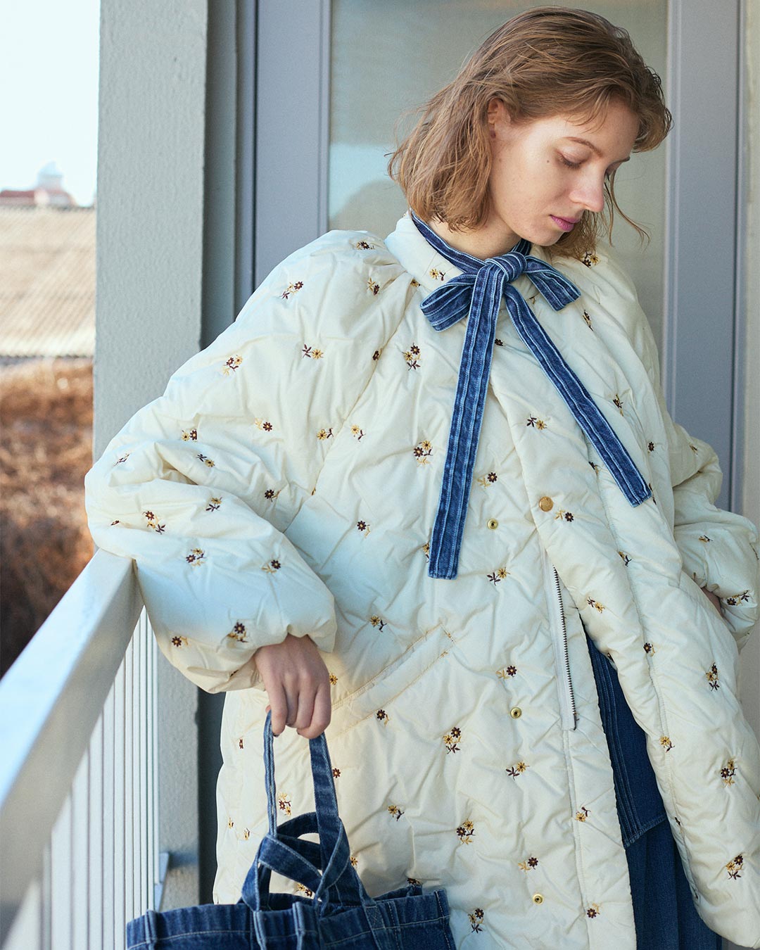 〈RHODOLIRION〉 収縮糸で立体感を生み出した秋冬コレクション