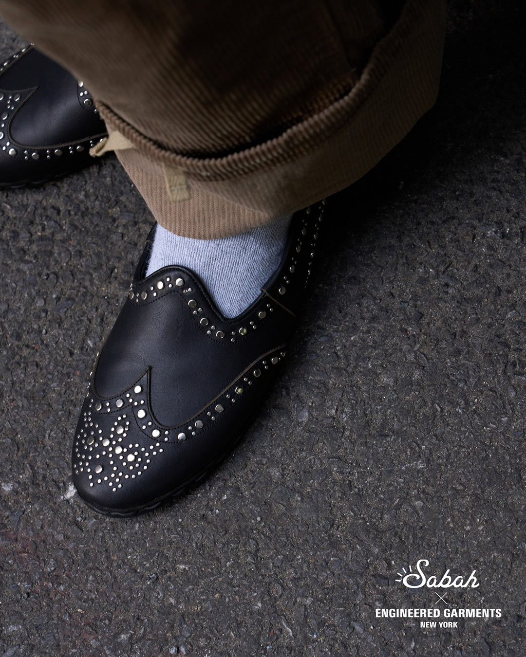 〈ENGINEERED GARMENTS〉×〈Sabah〉穴飾りデザインと、スタッズモデル２型が登場