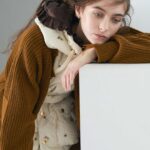 〈RHODOLIRION〉 収縮糸で立体感を生み出した秋冬コレクション