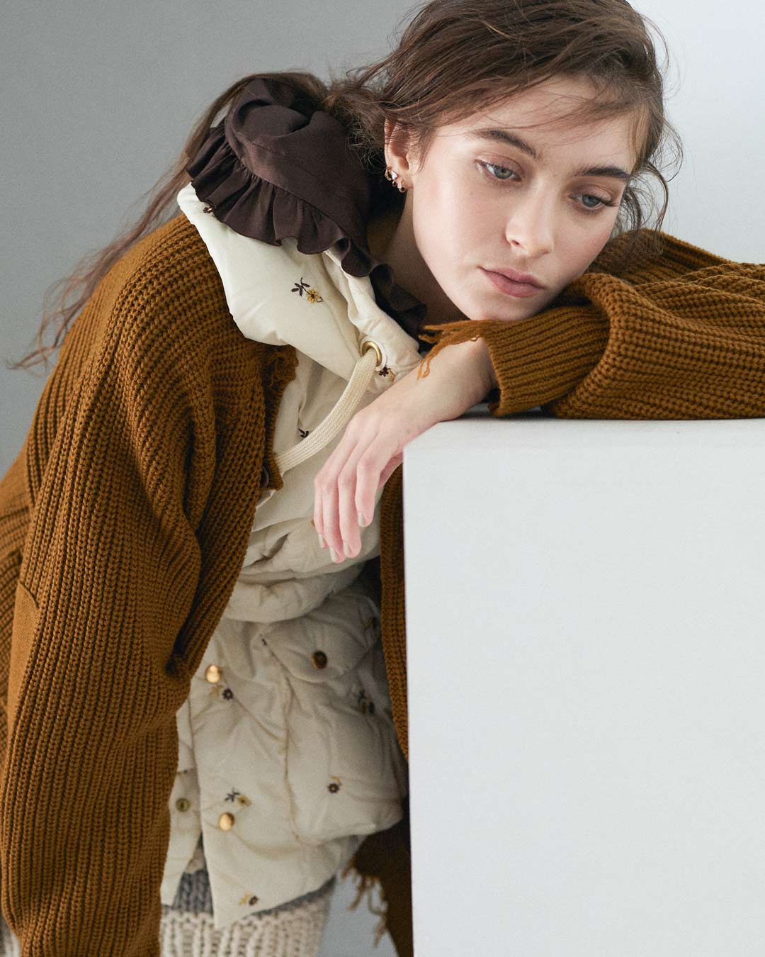 〈RHODOLIRION〉 収縮糸で立体感を生み出した秋冬コレクション