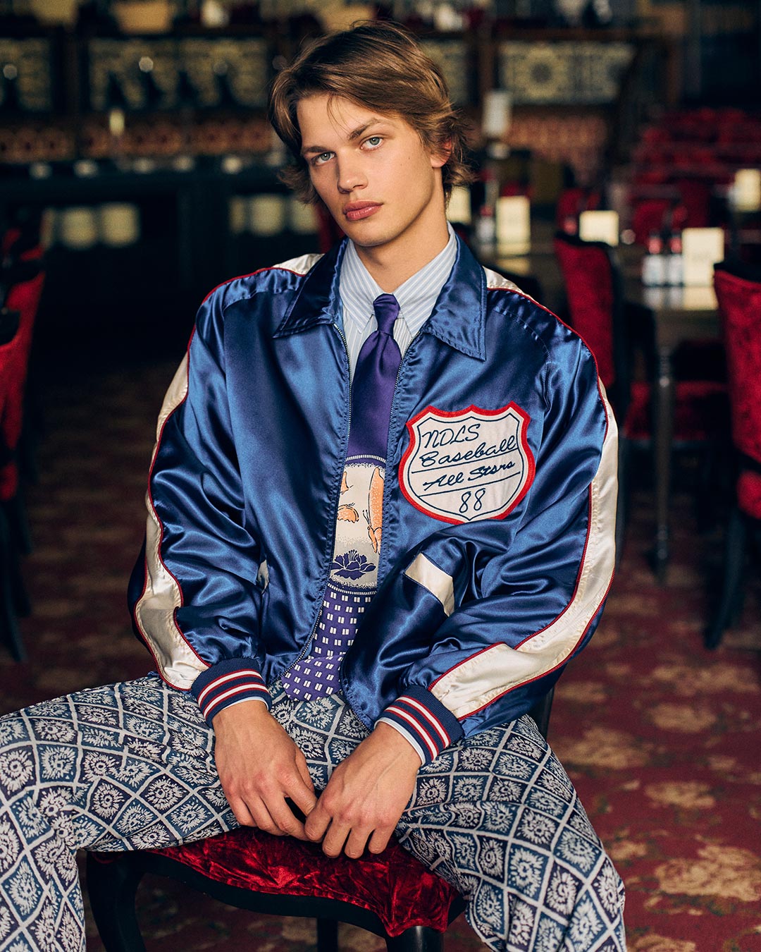 〈NEEDLES〉 上品な光沢感の新作スタジアムジャケット