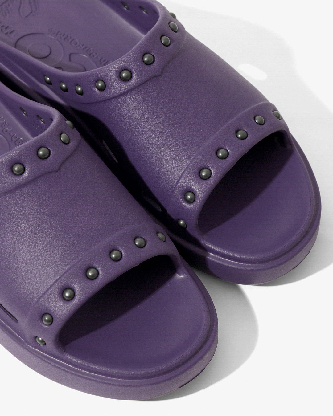 「LUX-2 NEEDLES EDITION WITH STUDS」¥21,780