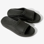 「LUX-2 NEEDLES EDITION WITH STUDS」¥21,780