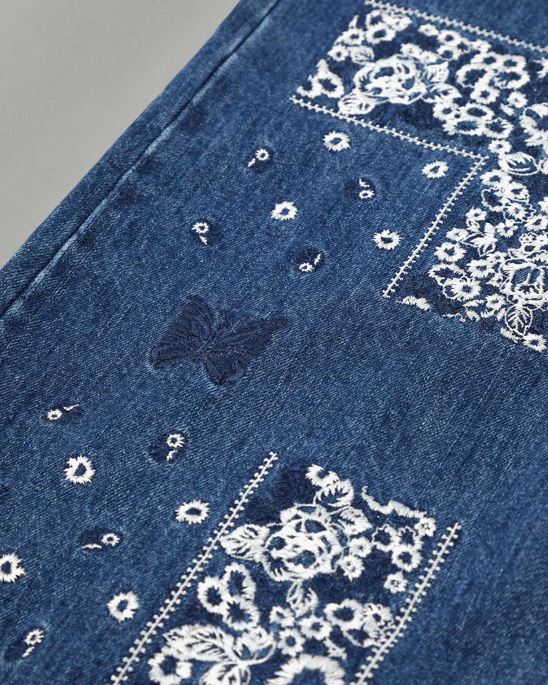 Bandana Embroidered. Denim Pant ¥57,200