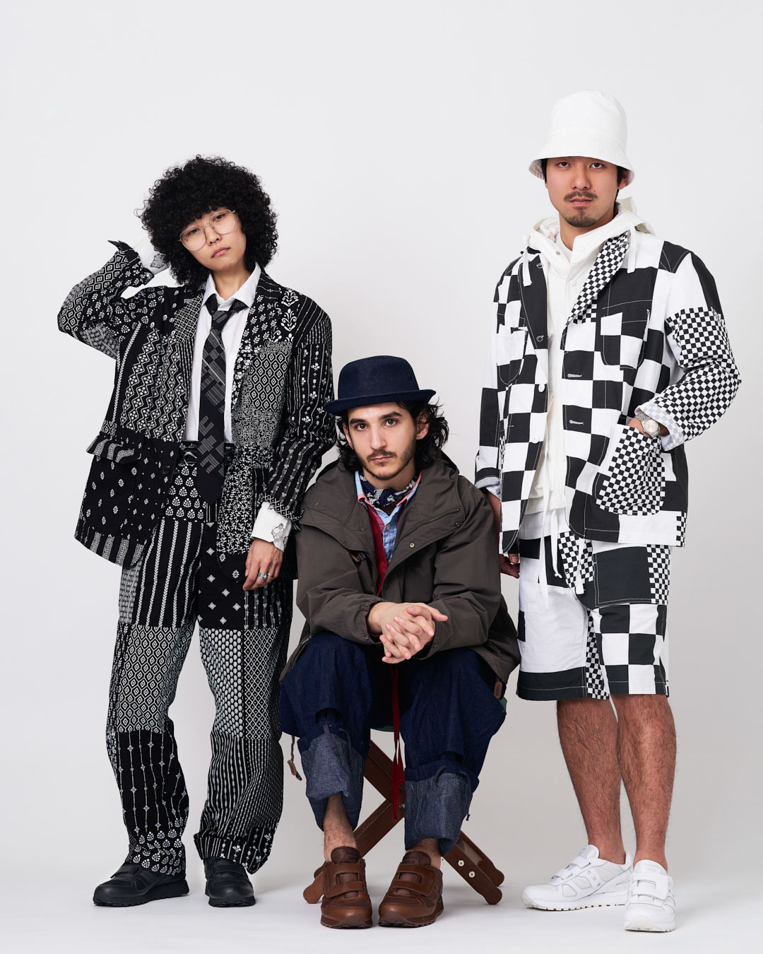 〈EG〉x〈Saucony〉U字ベルクロにレザーとナイロンメッシュを組みわせたコラボシューズ