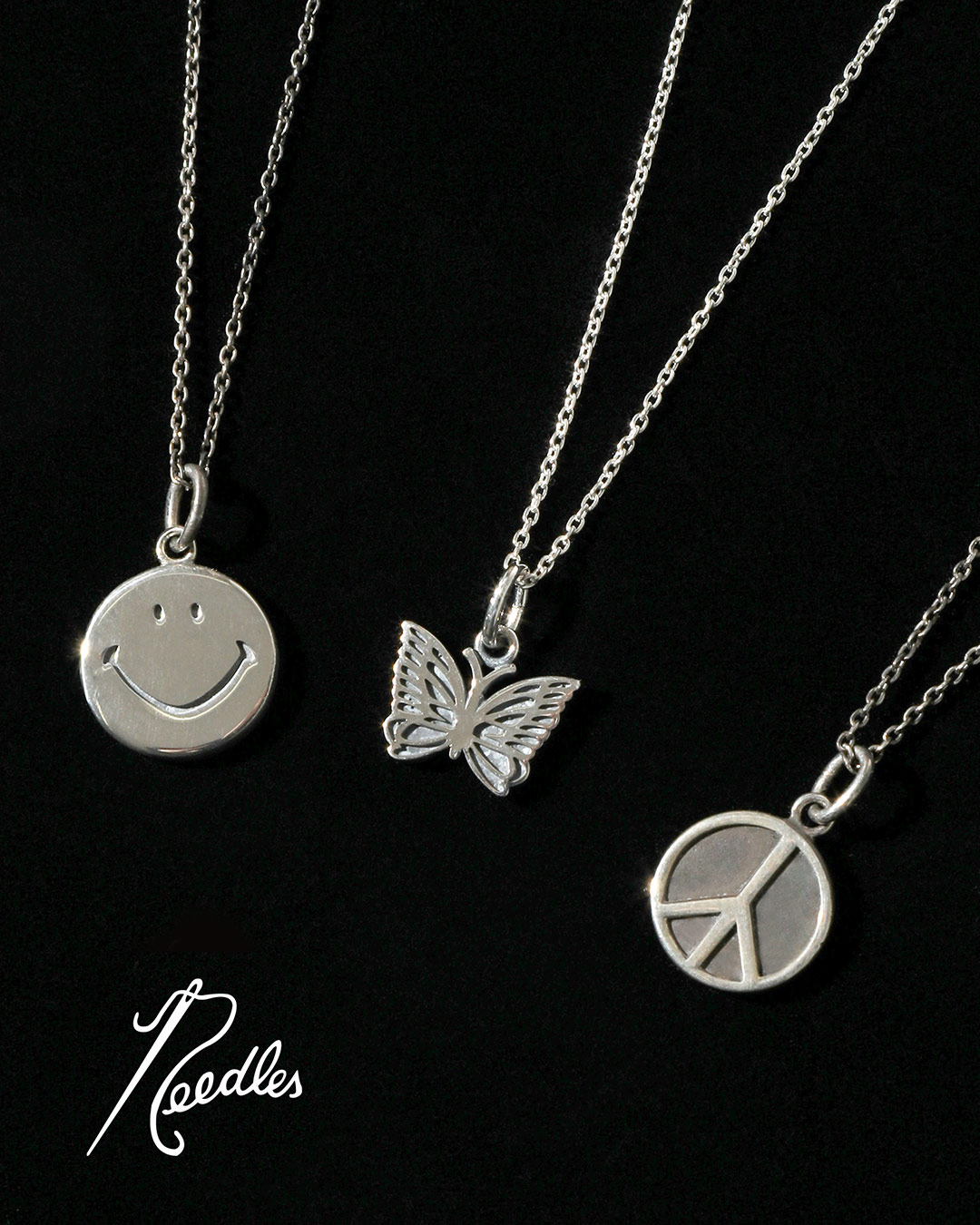 〈NEEDLES〉さりげない装飾が特徴的なシルバーペンダント