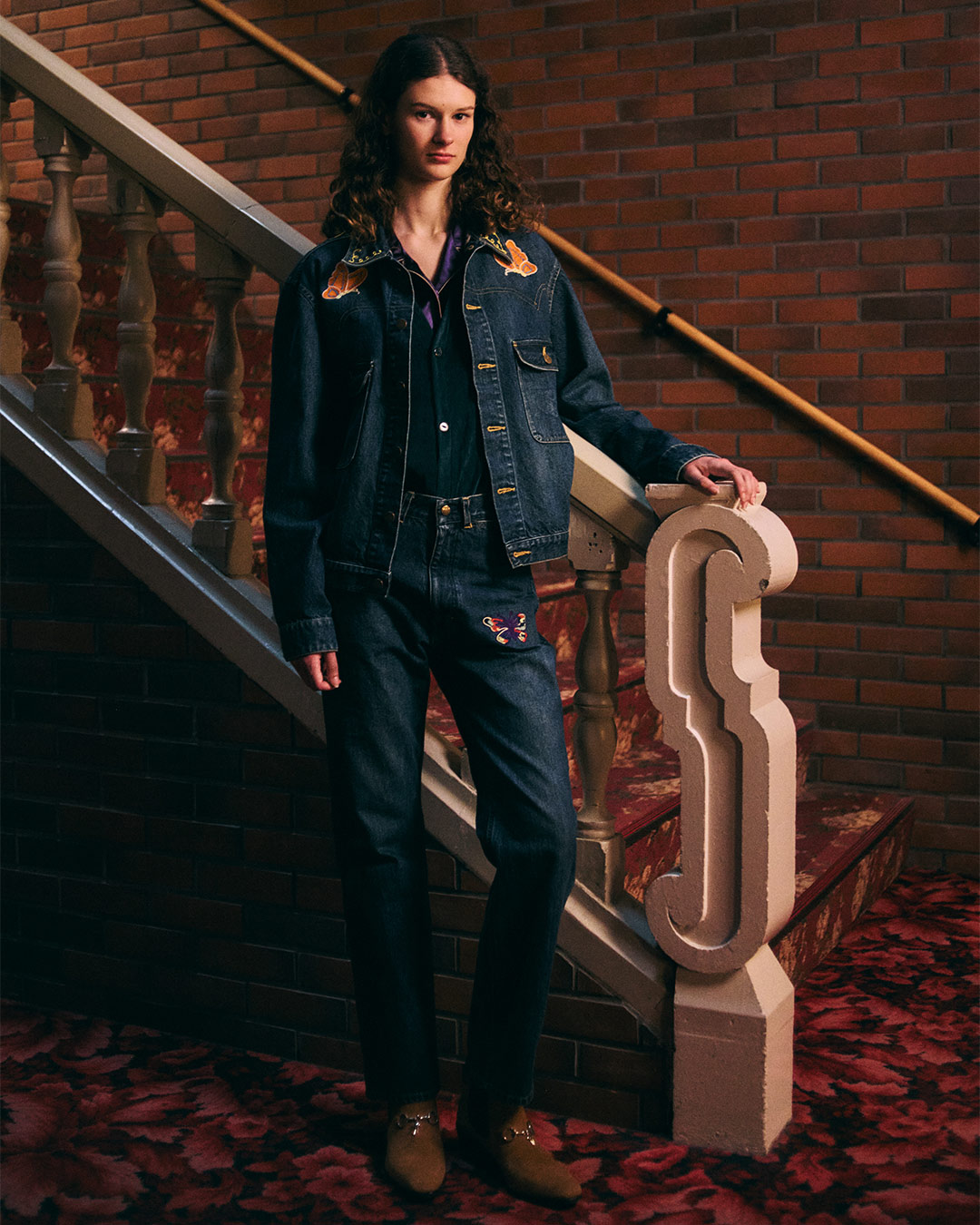 〈NEEDLES〉新作パピヨン刺繍のデニムセットアップ