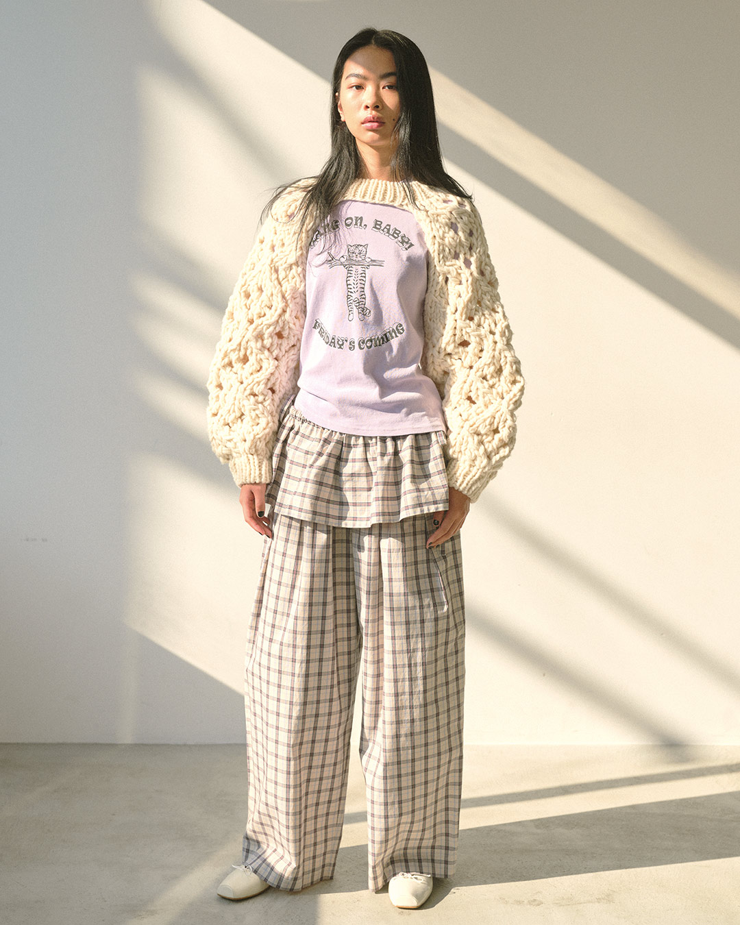 〈RHODOLIRION〉“メッセージ”と“キャット”がプリントされた新作Tシャツ