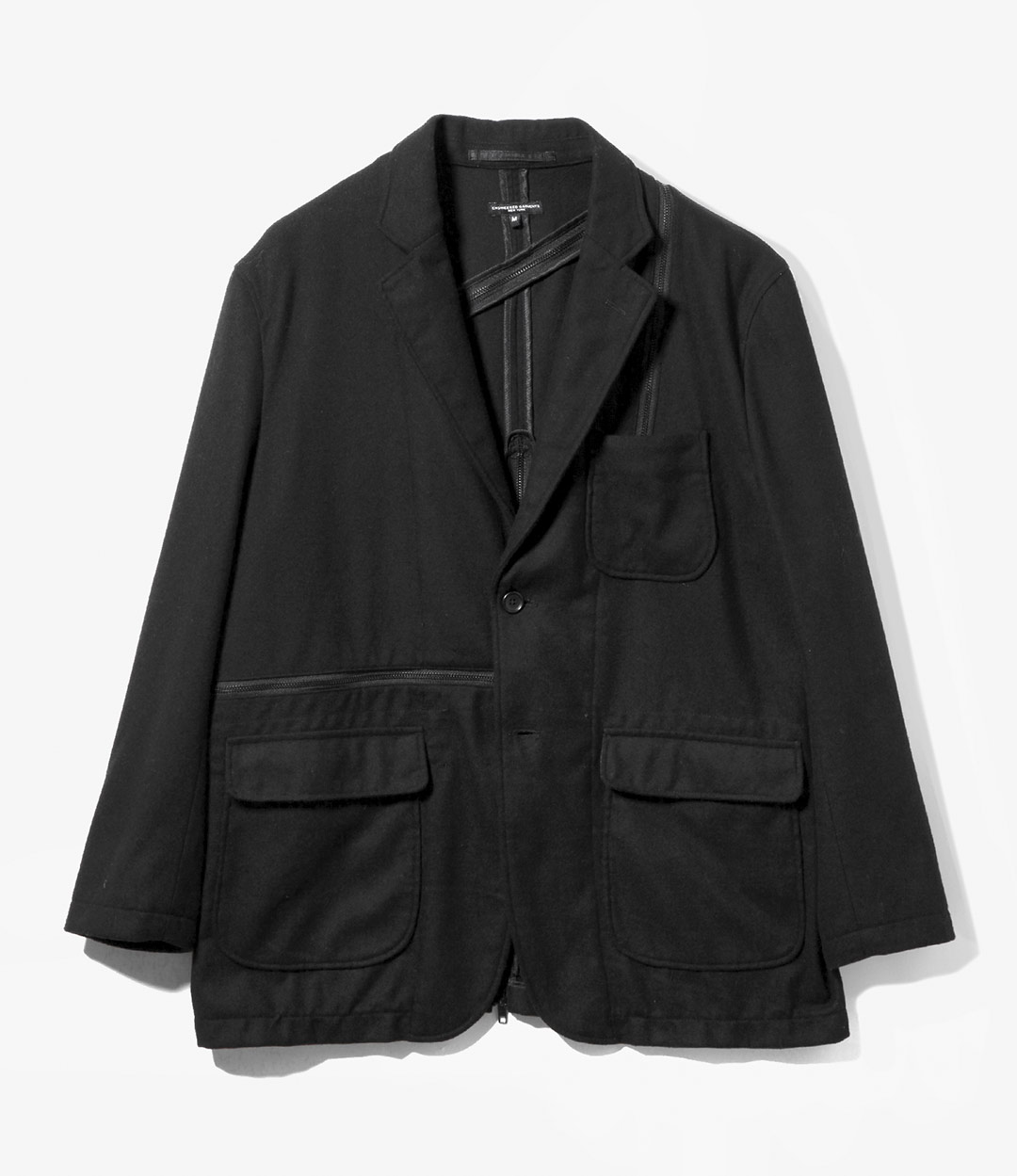 〈ENGINEERED GARMENTS〉前衛的なムードが漂う新型ジャケット