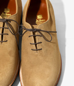 WHOLECUT PLAIN TOE OXFORD - SUEDE TAN ¥173,800