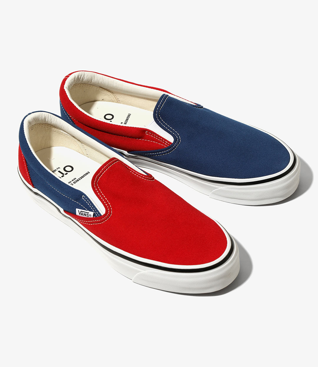 〈EG〉 × 〈OTW by VANS〉左右非対称の 「CLASSIC SLIP-ON」 が登場