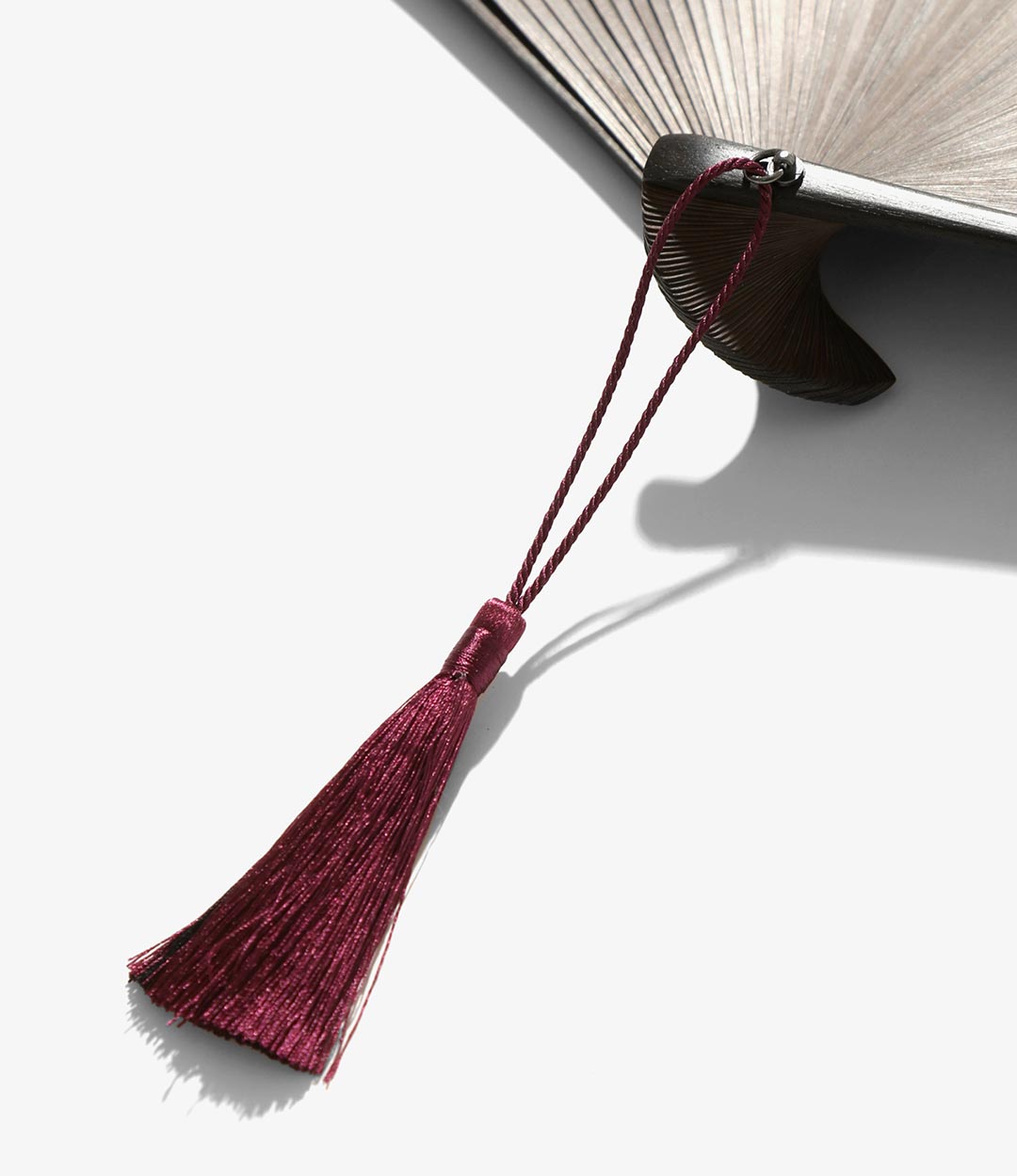 〈NEEDLES〉天然木を使用したオリジナル扇子