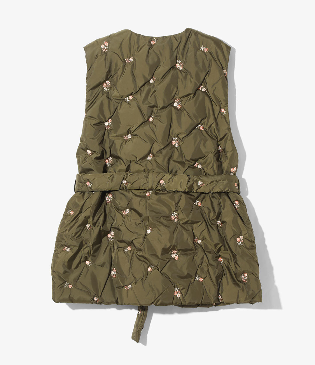 〈RHODOLIRION〉収縮糸で立体感を生み出した秋冬コレクション