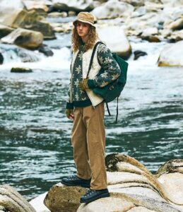 〈SOUTH2 WEST8〉 「CREW NECK SWEATER ＆ KNIT SCARF」