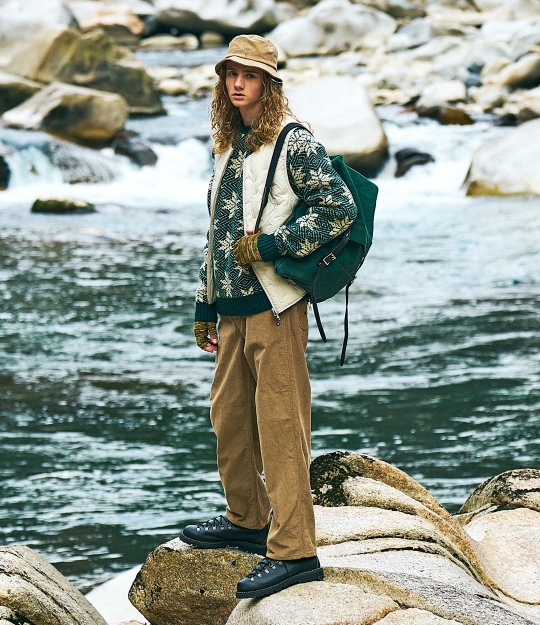 〈SOUTH2 WEST8〉伝統的なスノーフレーク柄ニットアイテムが登場