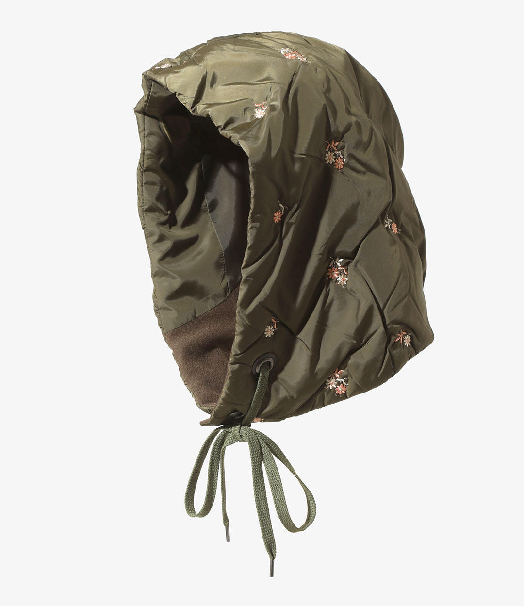 〈RHODOLIRION〉収縮糸で立体感を生み出した秋冬コレクション