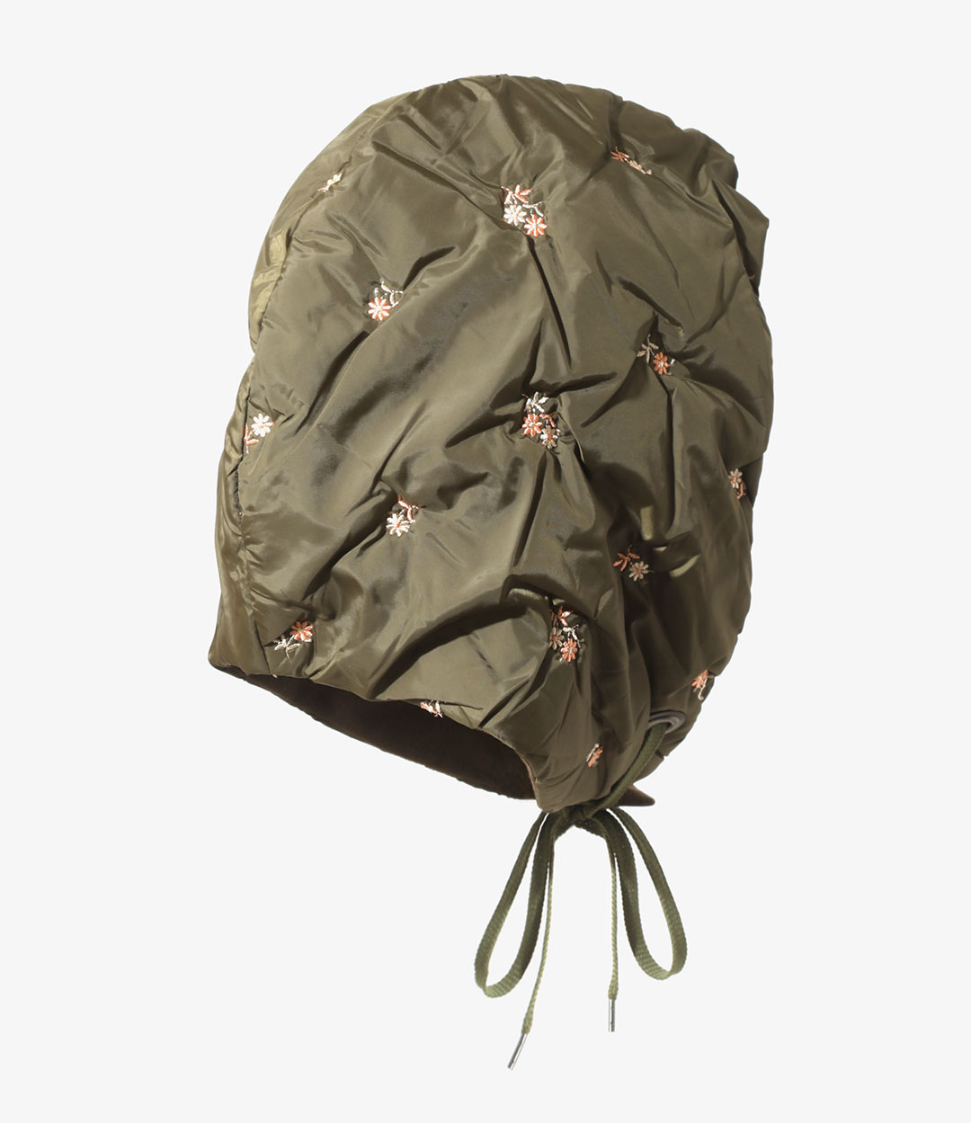 〈RHODOLIRION〉収縮糸で立体感を生み出した秋冬コレクション