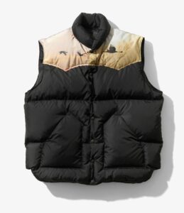 DOWN VEST ¥96,800