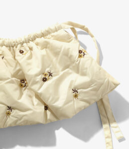 PADDED VARIATION APRON - ORIGINAL FLORAL EMB. ¥27,500