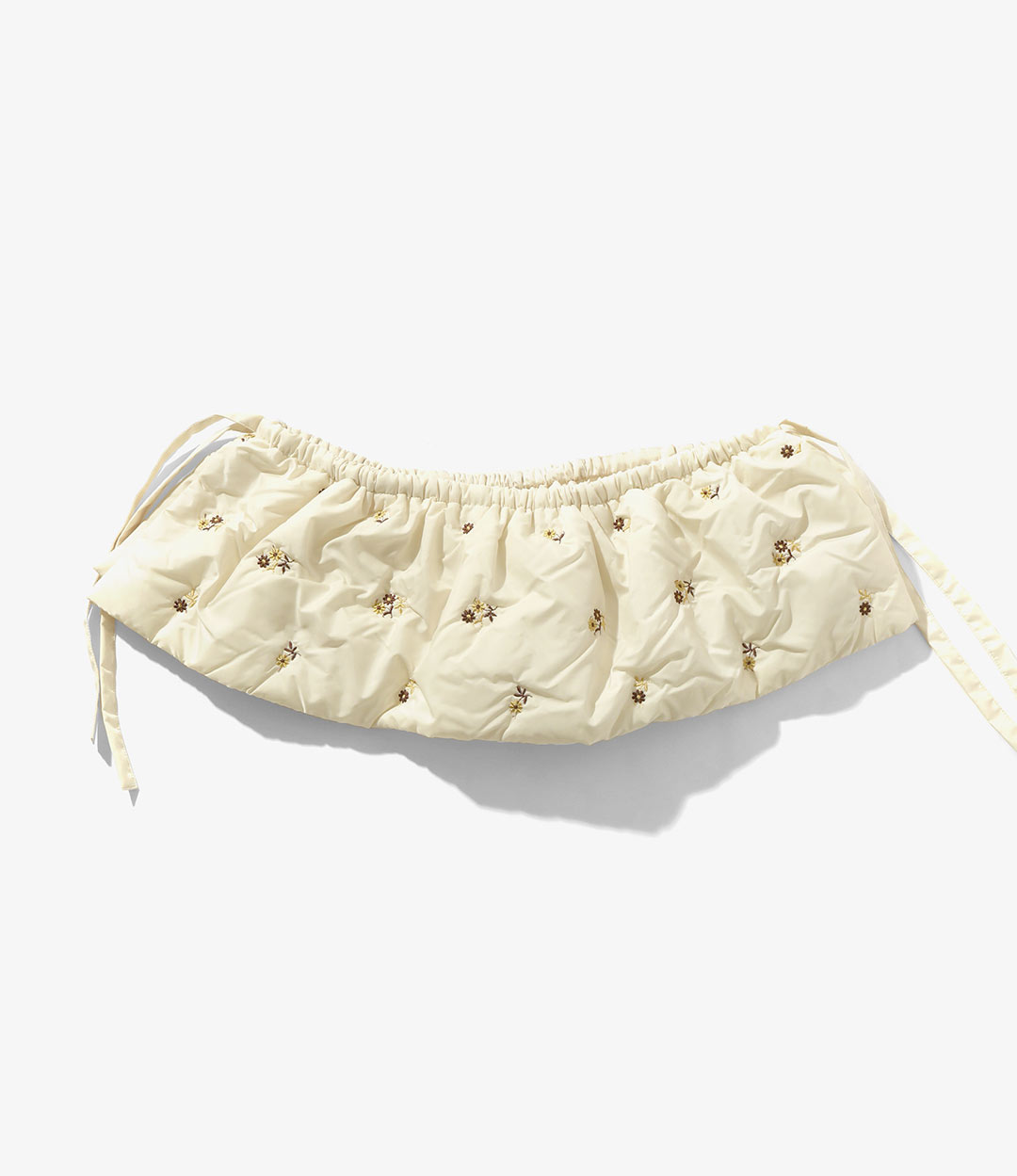 〈RHODOLIRION〉収縮糸で立体感を生み出した秋冬コレクション