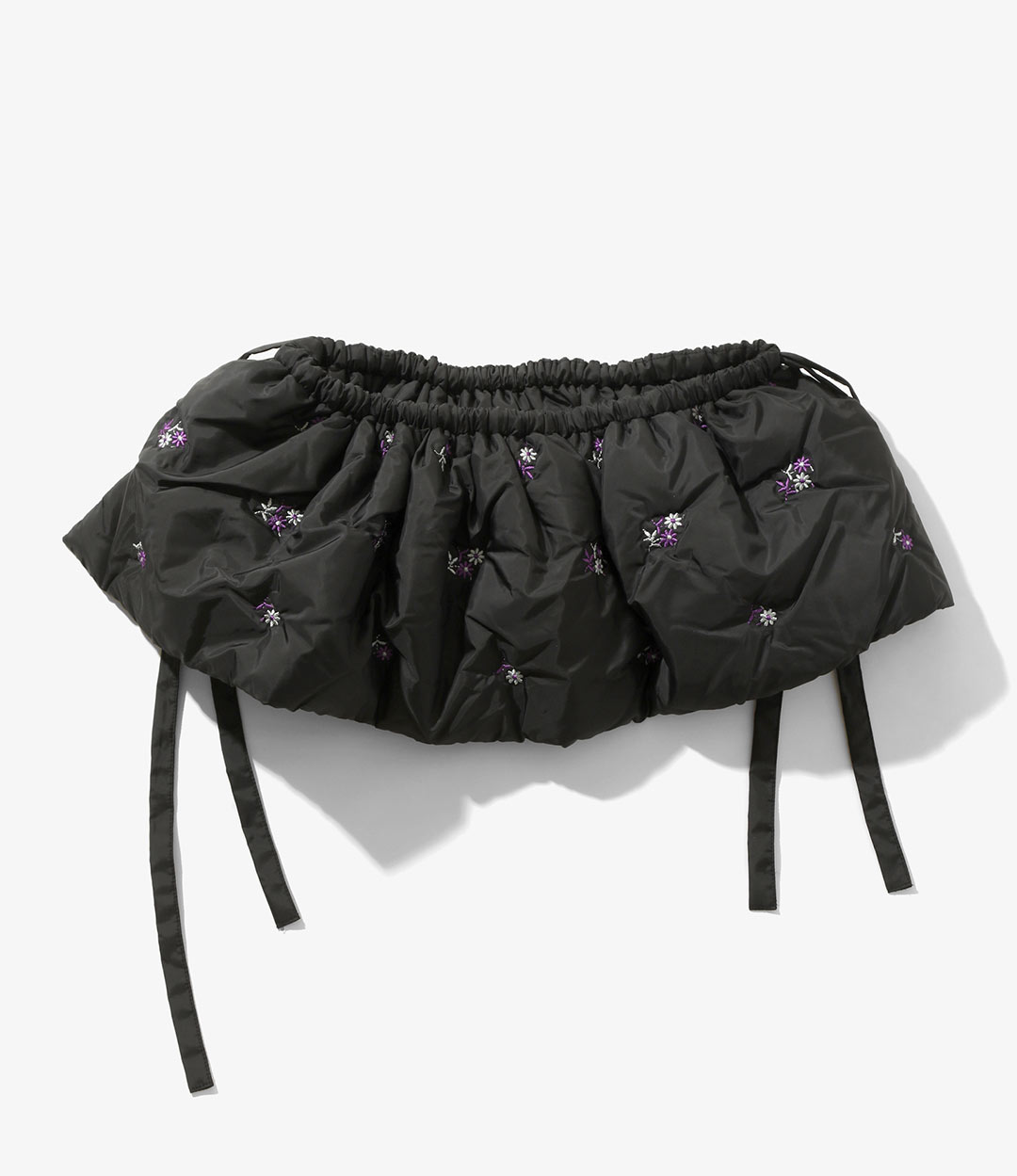 〈RHODOLIRION〉収縮糸で立体感を生み出した秋冬コレクション