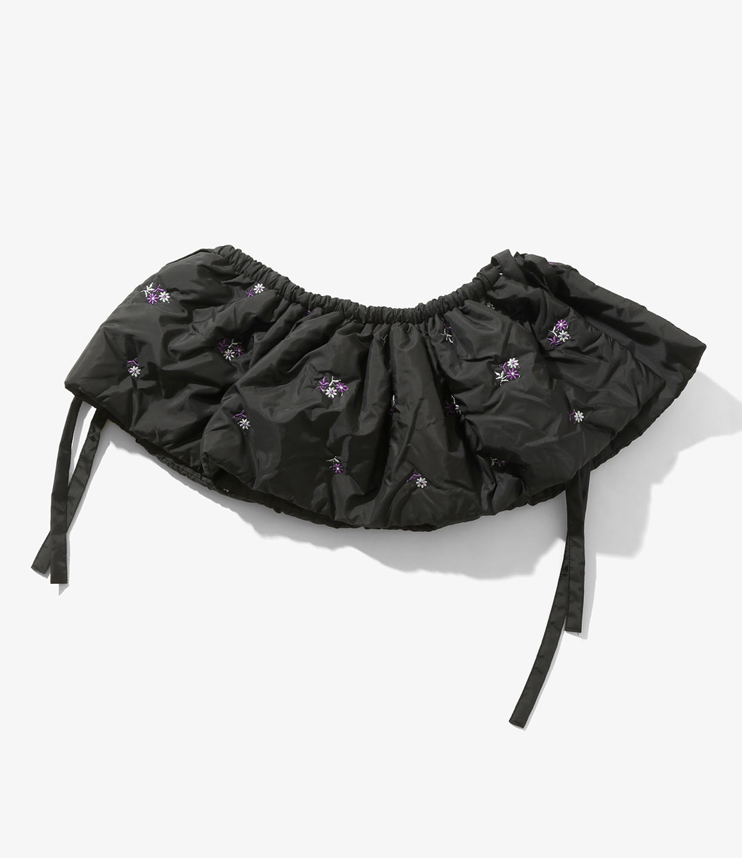 〈RHODOLIRION〉収縮糸で立体感を生み出した秋冬コレクション