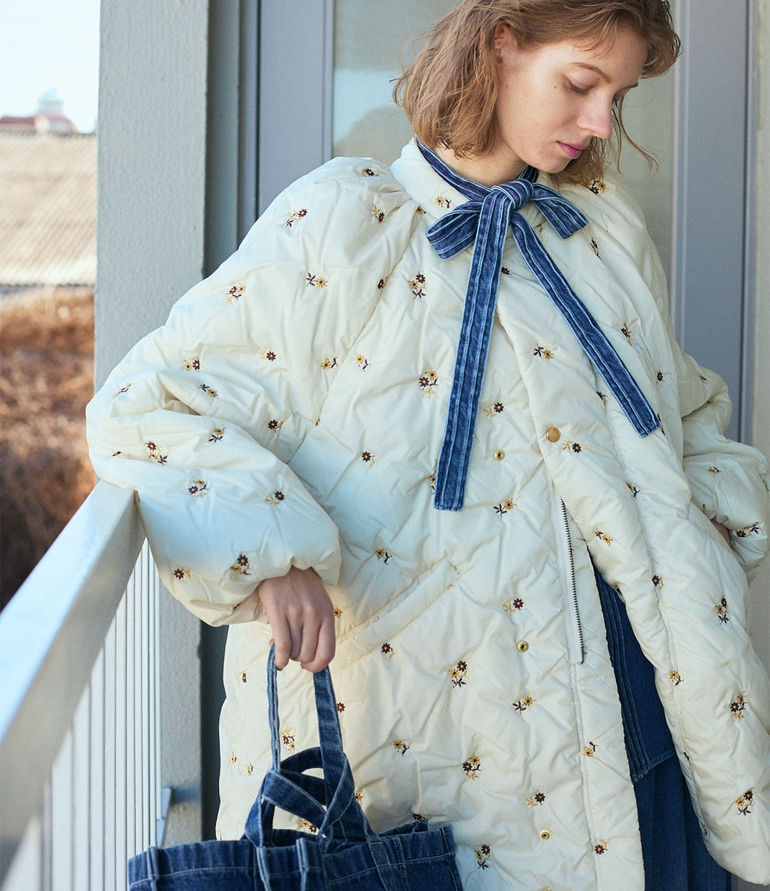 〈RHODOLIRION〉収縮糸で立体感を生み出した秋冬コレクション