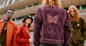 〈NEEDLES〉 「STUDDED JEAN JACKET」