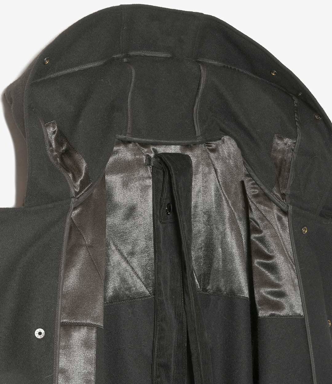 〈ENGINEERED GARMENTS〉マキシレングスで仕上げた新作ダッフルコート