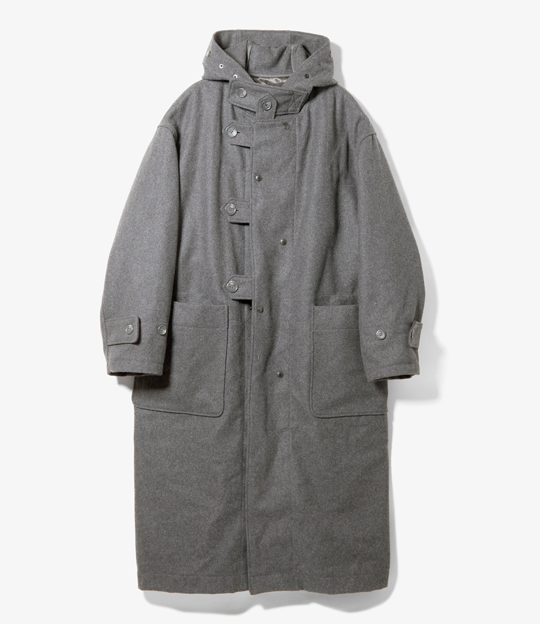 〈ENGINEERED GARMENTS〉マキシレングスで仕上げた新作ダッフルコート