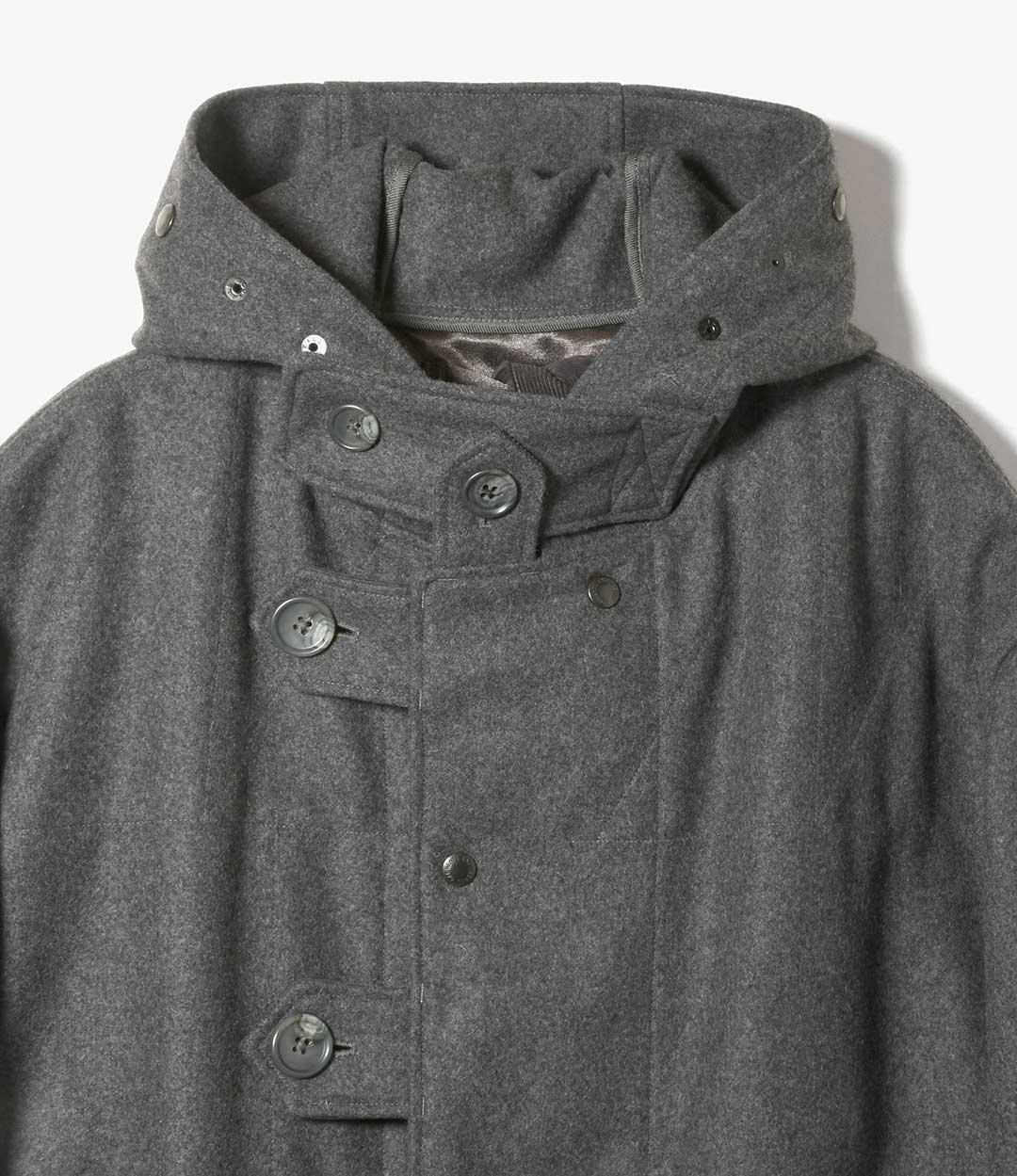 〈ENGINEERED GARMENTS〉マキシレングスで仕上げた新作ダッフルコート