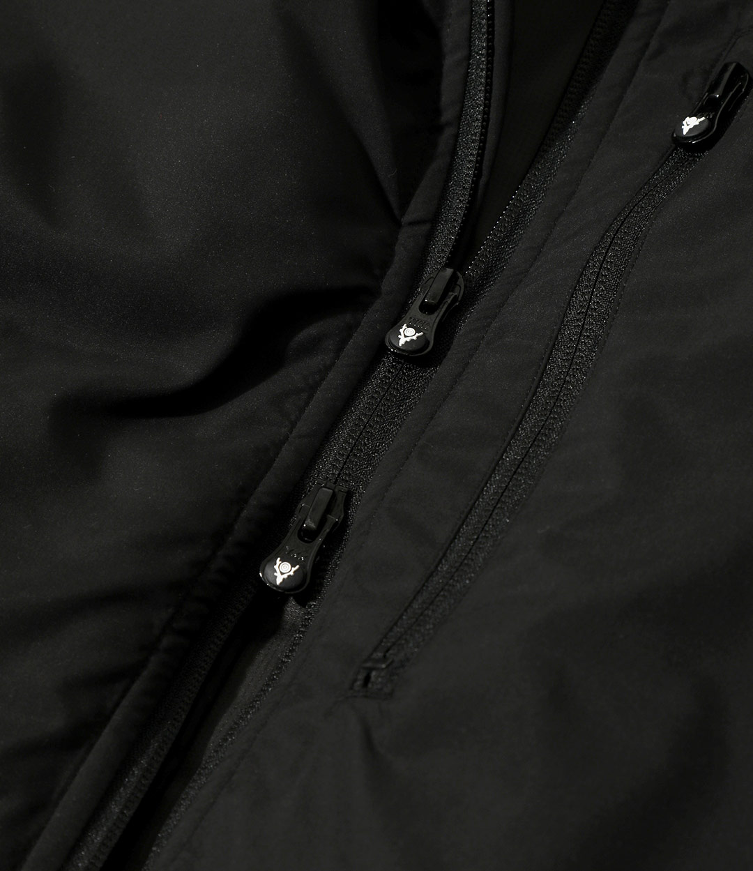 〈SOUTH2 WEST8〉撥水ピーチスキン素材を採用した中綿アウター