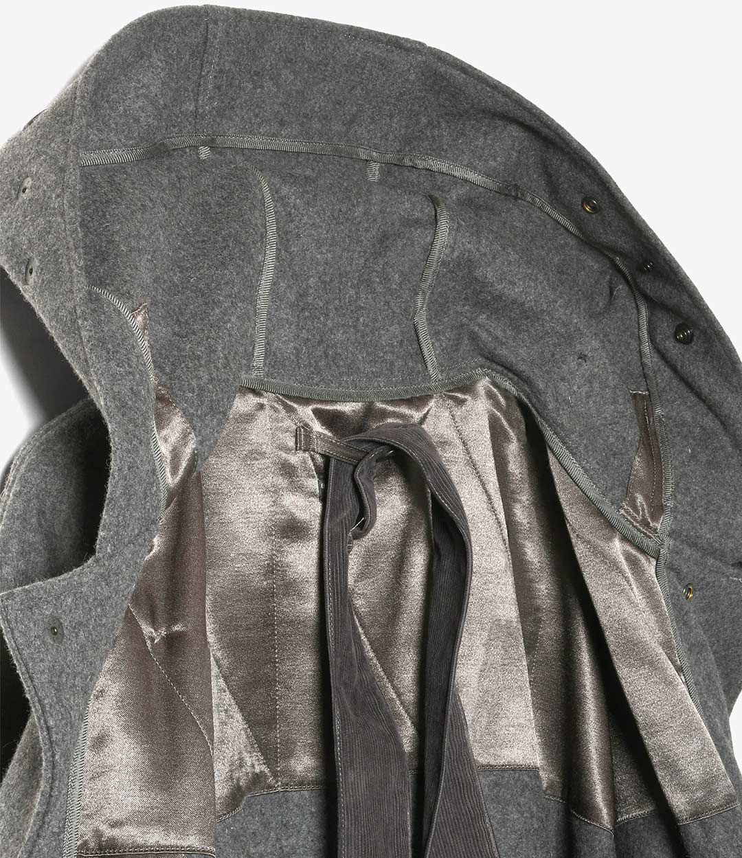 〈ENGINEERED GARMENTS〉マキシレングスで仕上げた新作ダッフルコート