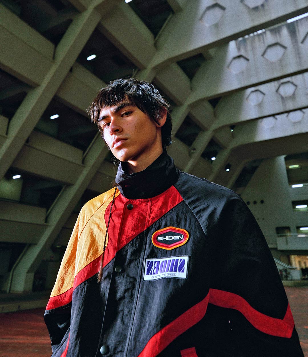 〈SHIDEN〉 バイクカルチャーを反映した「レーシングジャケット & イージーパンツ」
