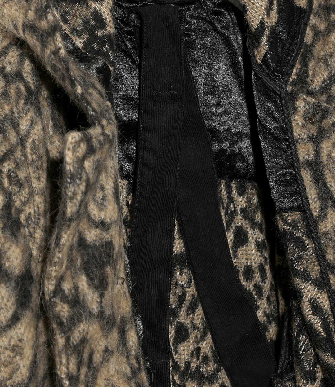 〈ENGINEERED GARMENTS〉マキシレングスで仕上げた新作ダッフルコート