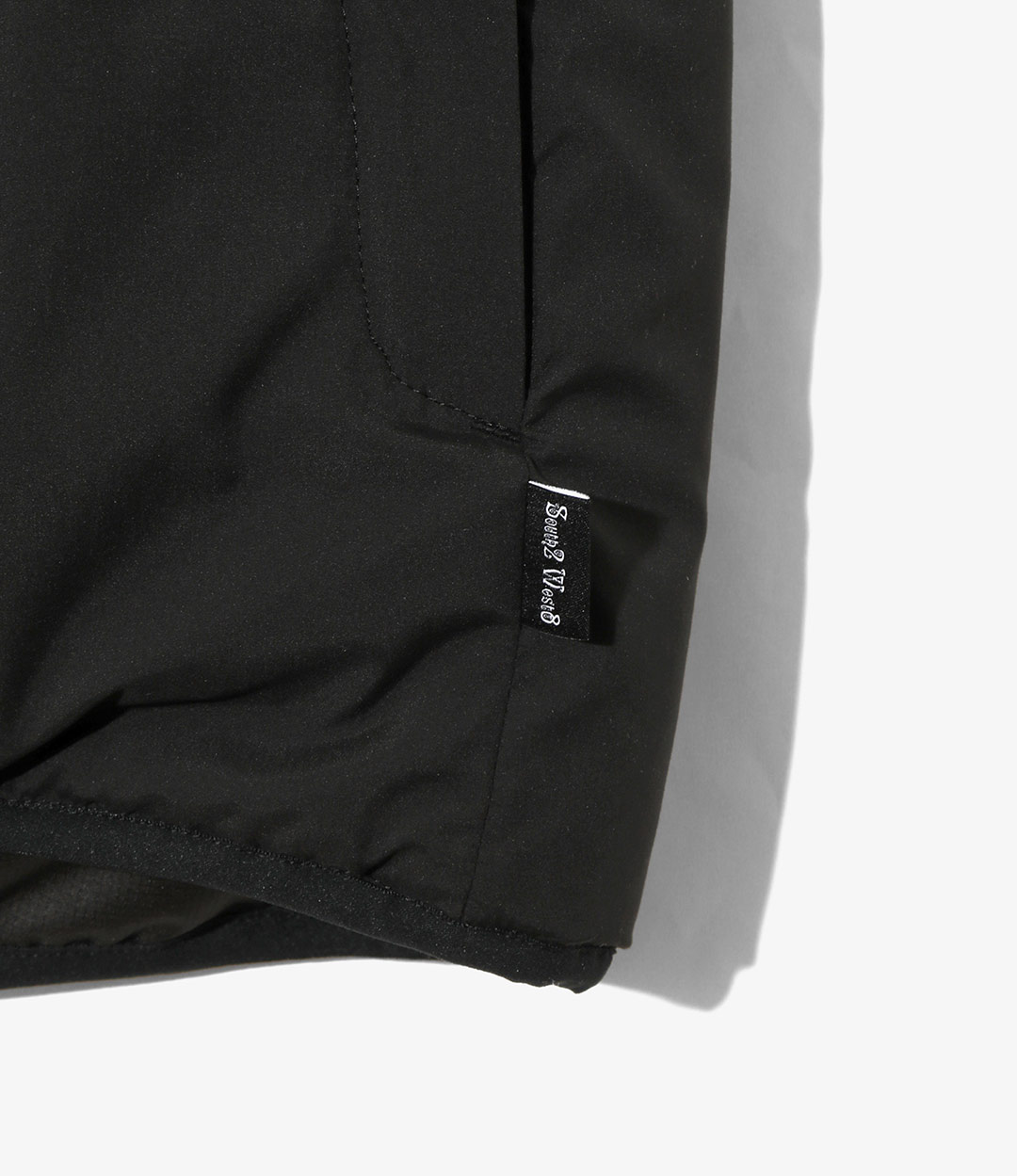 〈SOUTH2 WEST8〉撥水ピーチスキン素材を採用した中綿アウター