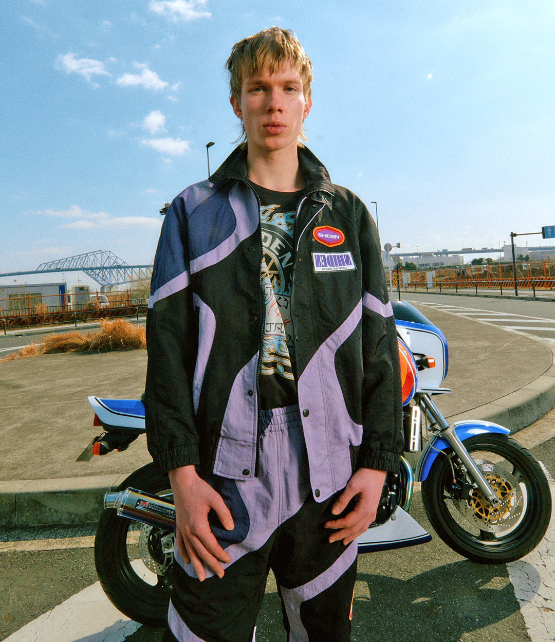 〈SHIDEN〉 バイクカルチャーを反映した「レーシングジャケット & イージーパンツ」