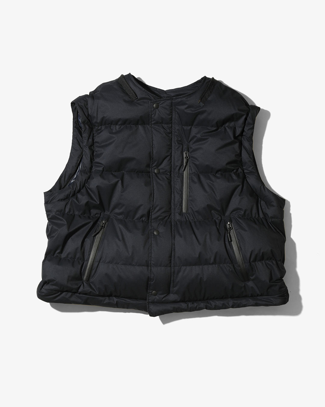 〈ENGINEERED GARMENTS〉 x 〈NANGA〉自由に変形する別注デタッチャブルダウン