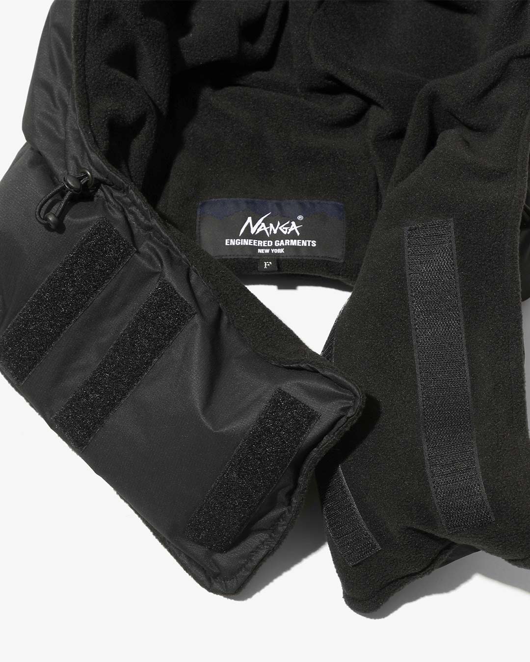 〈ENGINEERED GARMENTS〉 x 〈NANGA〉自由に変形する別注デタッチャブルダウン