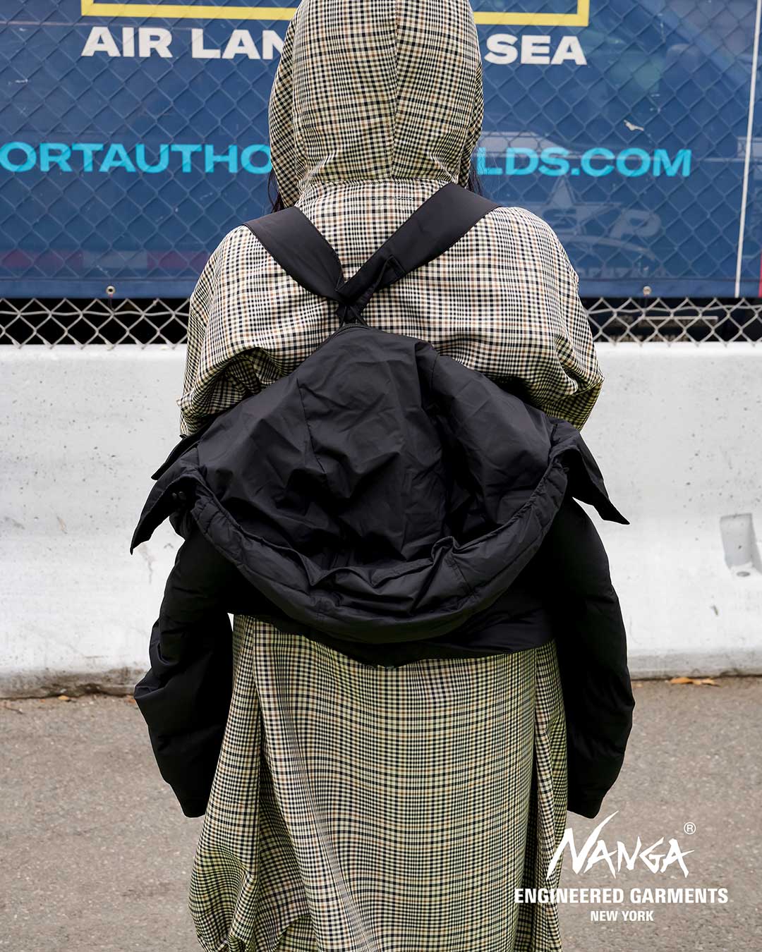 〈ENGINEERED GARMENTS〉 x 〈NANGA〉自由に変形する別注デタッチャブルダウン